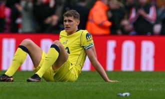 热刺副队长范德文直言：保级容不得德泽尔比“温水煮青蛙”