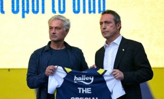 足坛狂欢夜：意甲双雄强势发力，穆帅东家创造历史，西甲格局显现断层